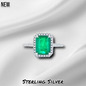 New .925 Sterling Silver Emerald Luxury Rectangle Ring with Zircon Stones